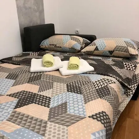 Lovely 1-bedroom With Available Parking Daire *