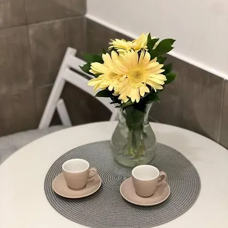 Lovely 1-bedroom With Available Parking *