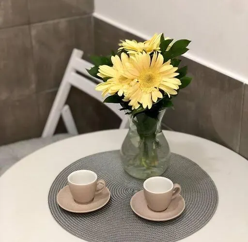 Lovely 1-bedroom With Available Parking *